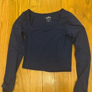Hollister Women's Dark Blue Long Sleeve Tee